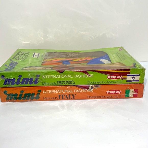 Vintage 1973 Mimi the Singing Doll Two Outfits and records! New Old Stock! NOS - Picture 12 of 13